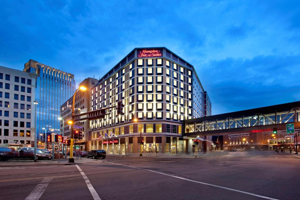 Hampton Inn & Suites - Minneapolis/Downtown in Minneapolis