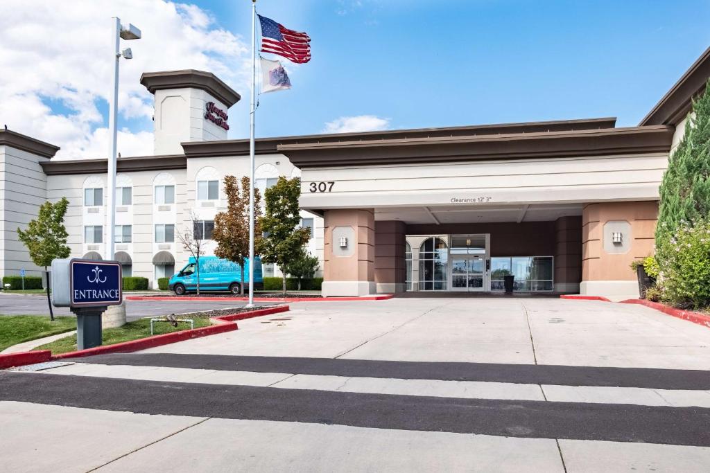 Hampton Inn & Suites Salt Lake City Airport in Salt Lake City
