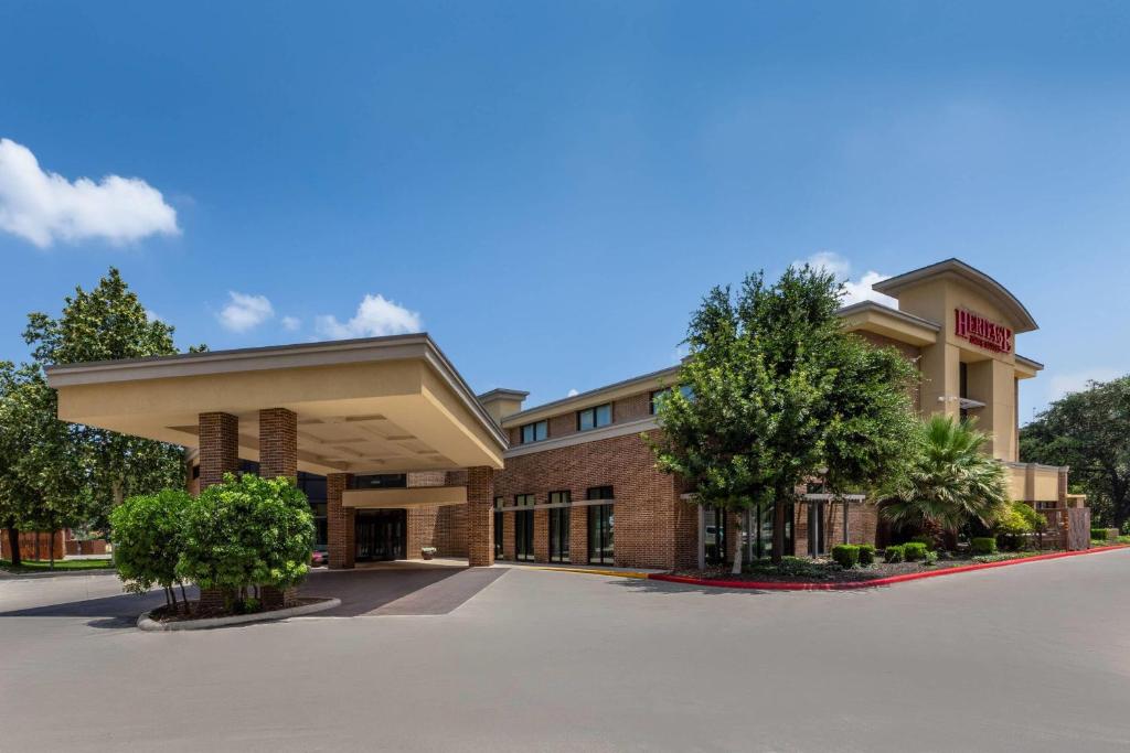 Heritage Inn & Suites San Antonio Airport, Trademark Wyndham in San Antonio