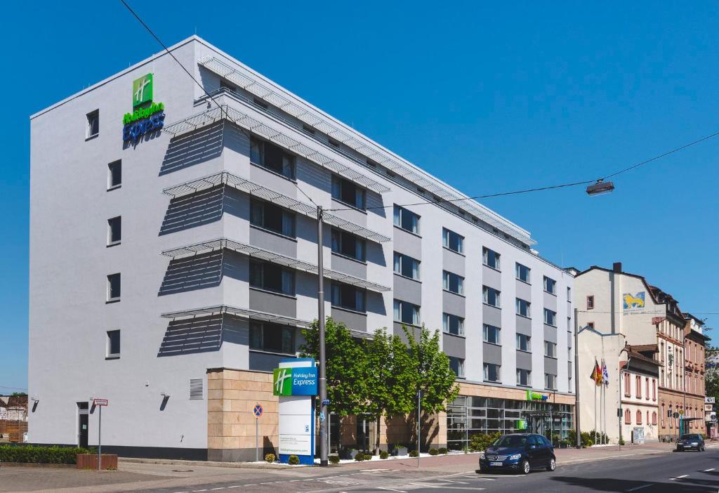 Holiday Inn Express Frankfurt Messe by IHG in Frankfurt