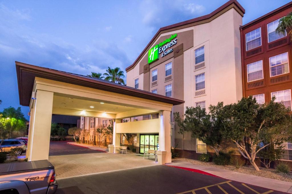 Holiday Inn Express Phoenix-Airport/University Drive by IHG in Phoenix