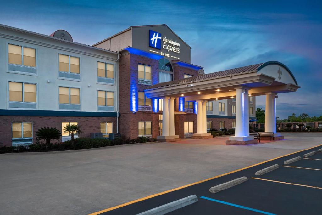 Holiday Inn Express & Suites Alexandria by IHG in Alexandria