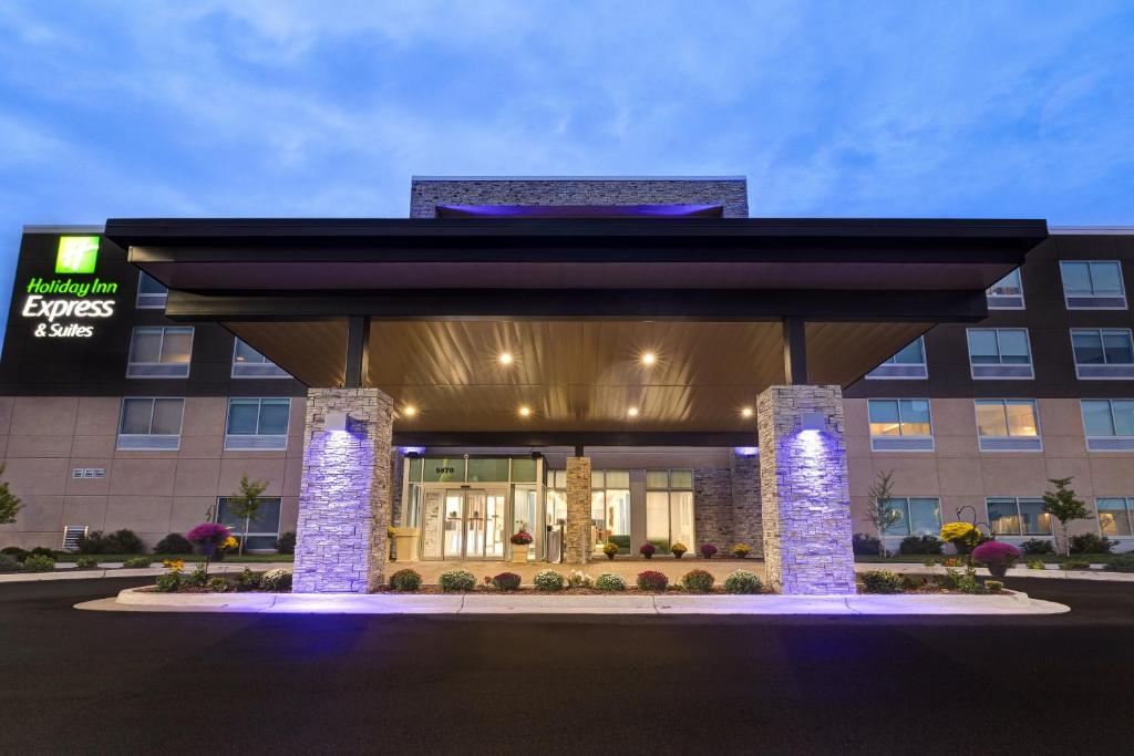 Holiday Inn Express & Suites in Ann Arbor