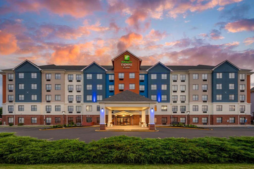 Holiday Inn Express & Suites Indianapolis - East by IHG in Indianapolis