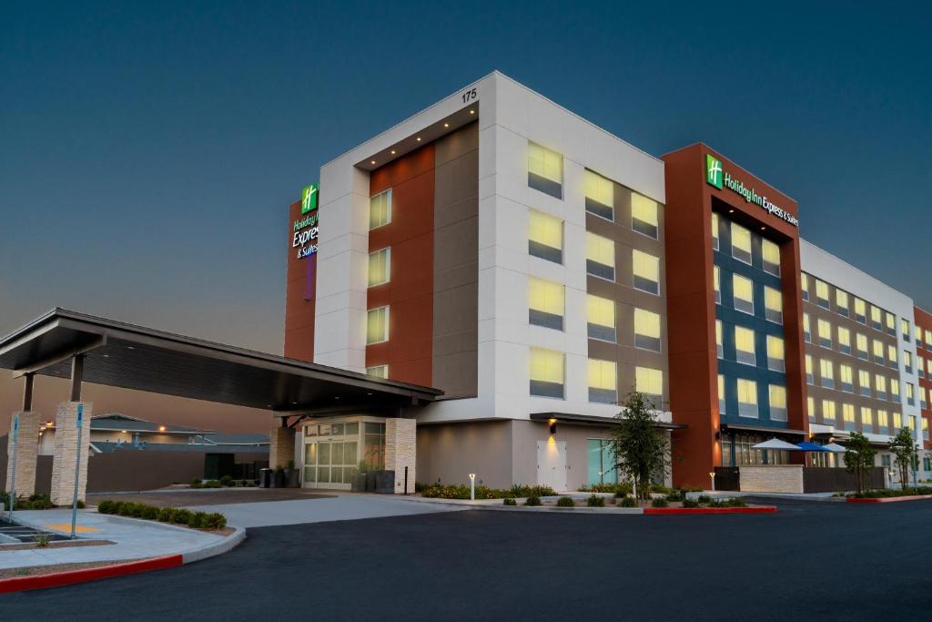 Holiday Inn Express & Suites - Las Vegas - E Tropicana by IHG in Las Vegas