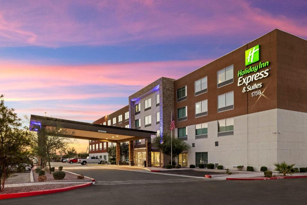 Holiday Inn Express & Suites Phoenix West - Tolleson by IHG in Phoenix