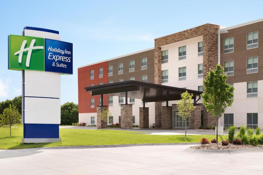 Holiday Inn Express & Suites - Savannah W - Chatham Parkway by IHG in Savannah