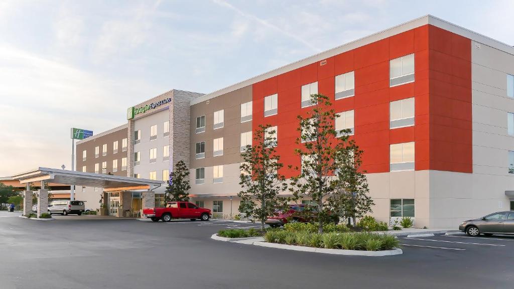 Holiday Inn Express & Suites - Tampa East - Ybor City by IHG in Tampa