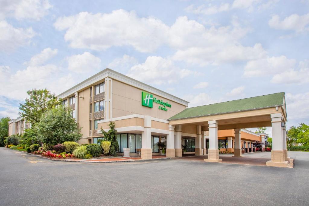 Holiday Inn & Suites Parsippany Fairfield by IHG in Parsippany