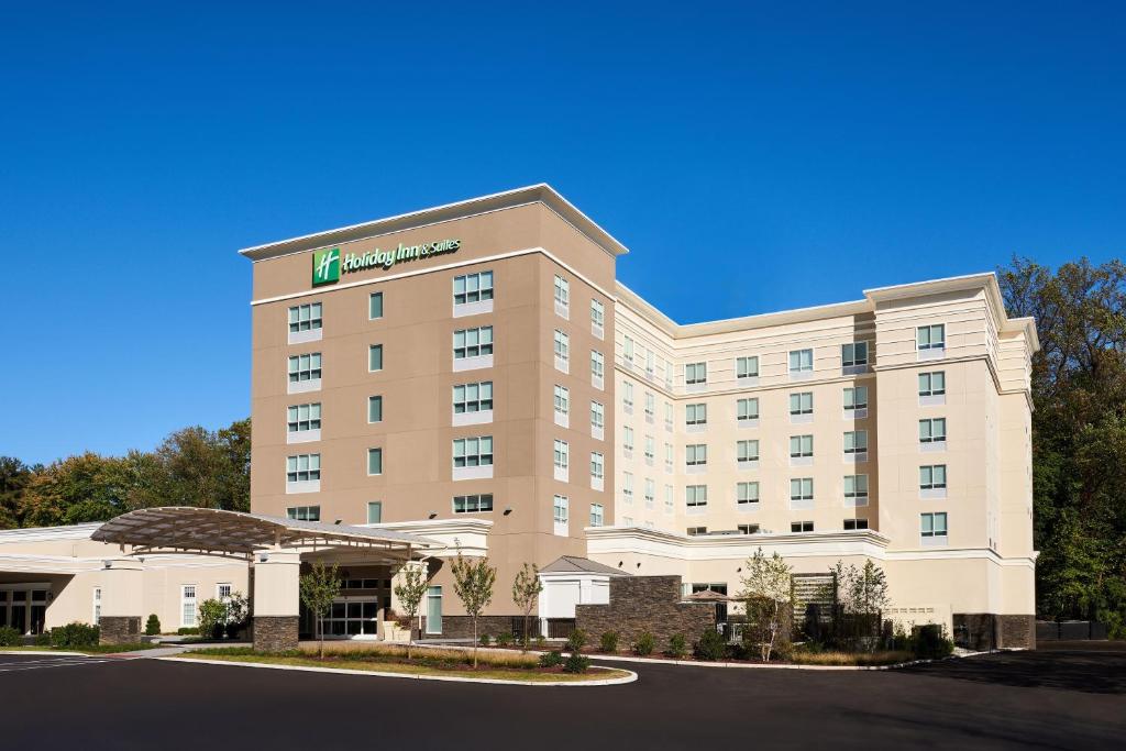 Holiday Inn & Suites Philadelphia W - Drexel Hill by IHG in Philadelphia