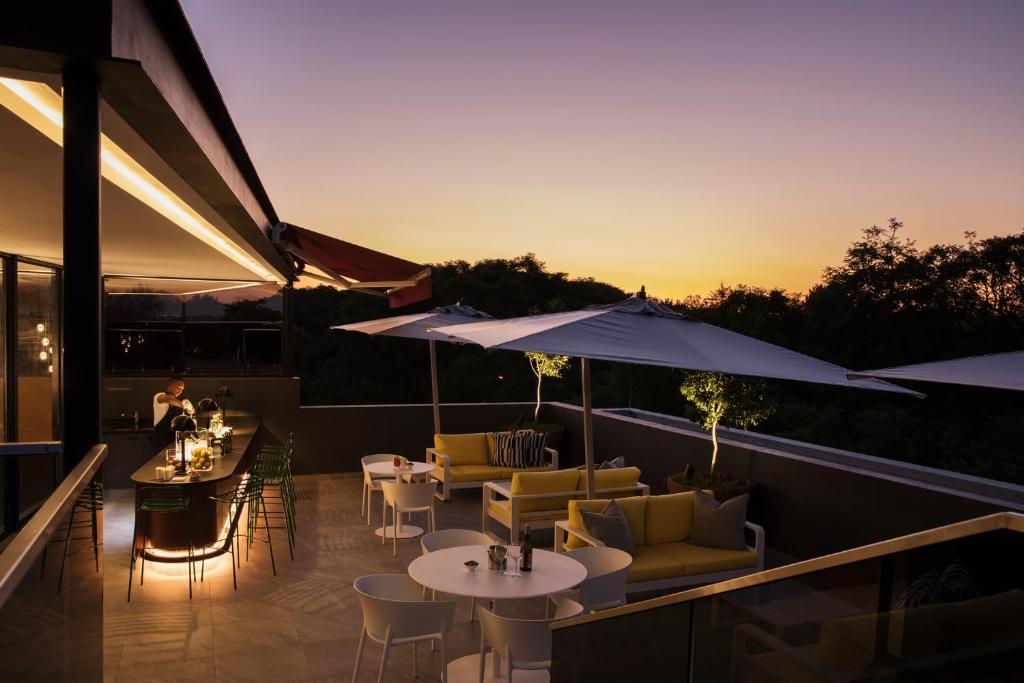 Home Suite Hotels Rosebank in Johannesburg