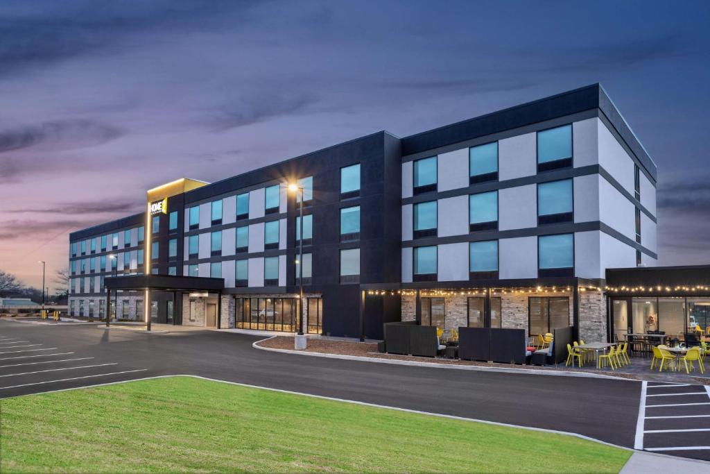 Home2 Suites By Hilton Indianapolis North At Intech Park in Indianapolis