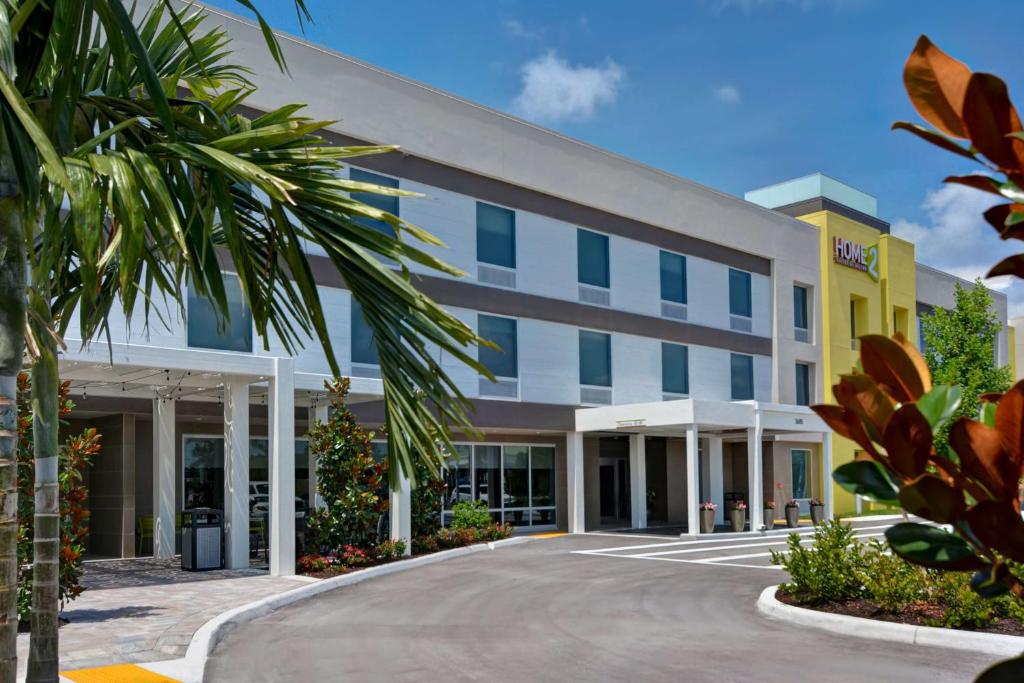 Home2 Suites By Hilton Naples I-75 Pine Ridge Road in Naples