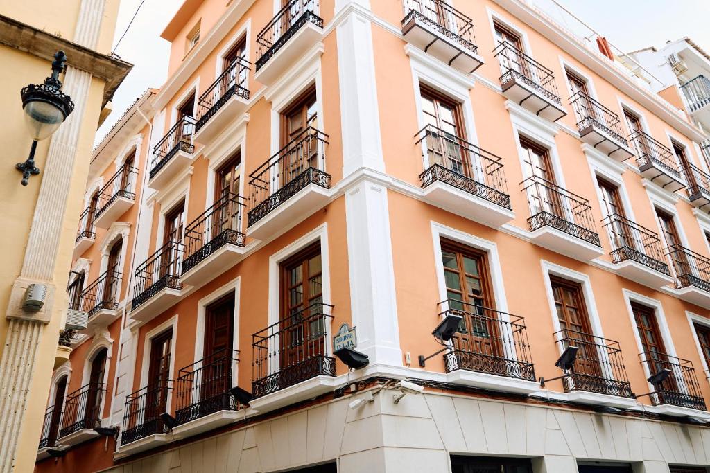 Honest Granada Hotel in Granada
