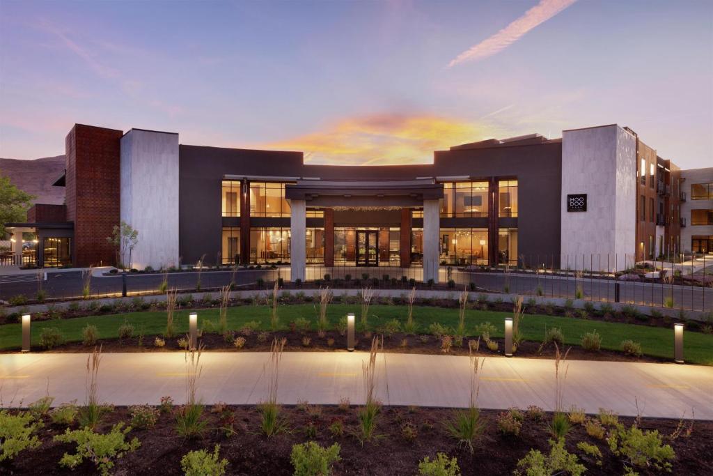 Hoodoo Moab, Curio Collection by Hilton in Moab
