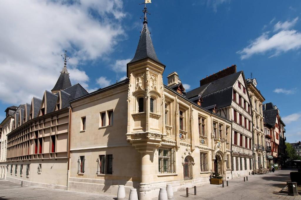 Hôtel de Bourgtheroulde, Autograph Collection in Rouen