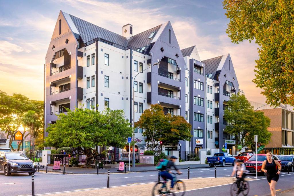 Hotel Give in Christchurch