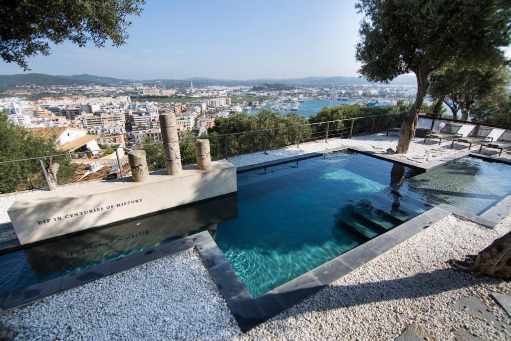 Hotel La Torre del Canonigo - Small Luxury Hotels in Santa Eulària des Riu
