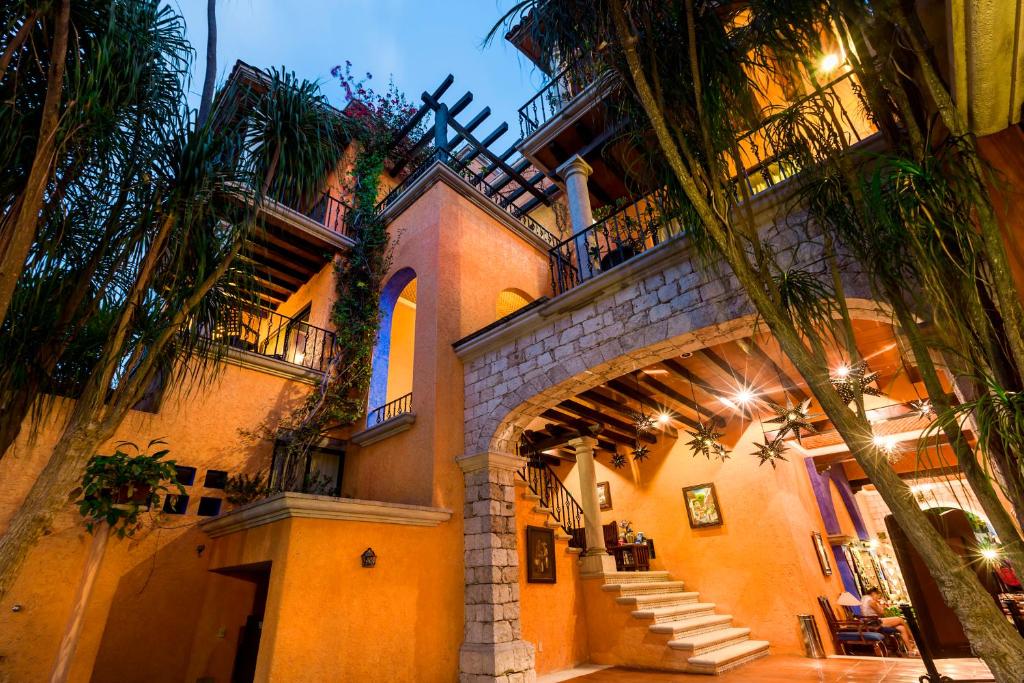 Hotel Lunata - 5th Avenue in Playa del Carmen
