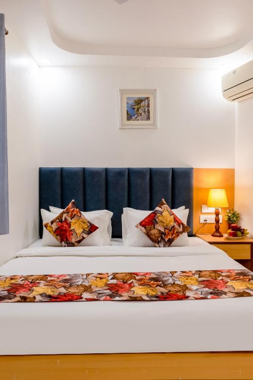 Hotel New King International- Free Airport Pick up in Delhi