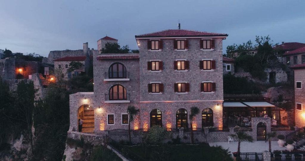Hotel Pirate Old Town in Ulcinj