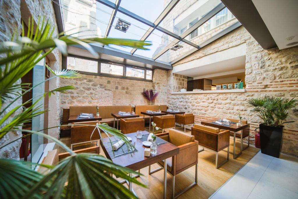 Hotel Vestibul Palace & Villa - Small Luxury Hotels Of The World in Split