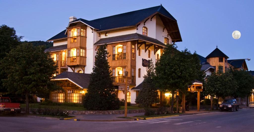 Hotel y Cabañas Le Village in San Martín de los Andes