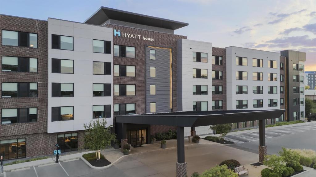 Hyatt House Columbus OSU Short North in Columbus