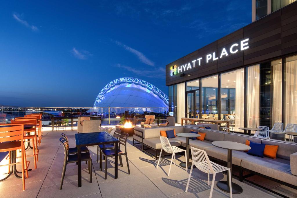 Hyatt Place Boston/Seaport District in Boston