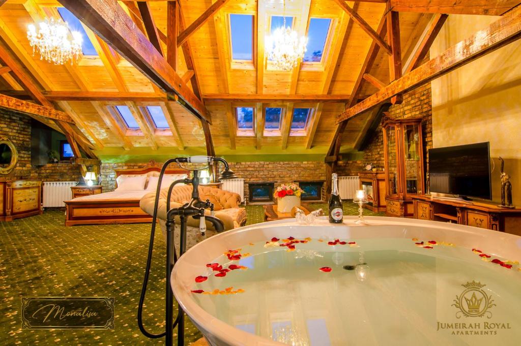 JMR Royal -Luxury Rooms & Private Sauna in Constanța