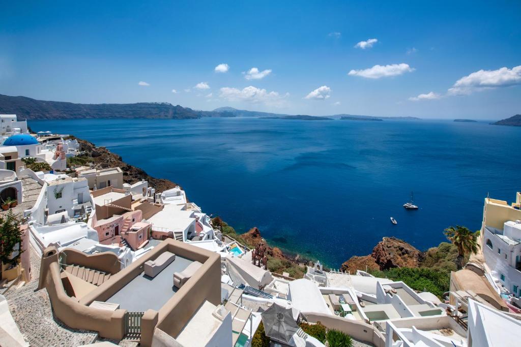 Kaleidoscope Oia Suites in Oia