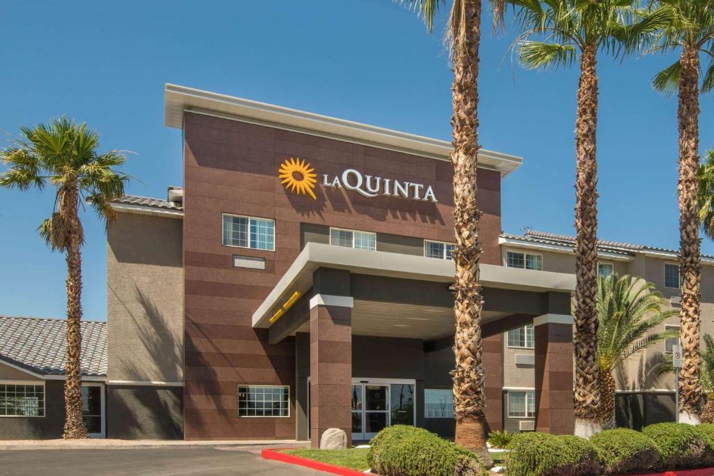 La Quinta Inn & Suites by Wyndham Las Vegas Nellis in Las Vegas