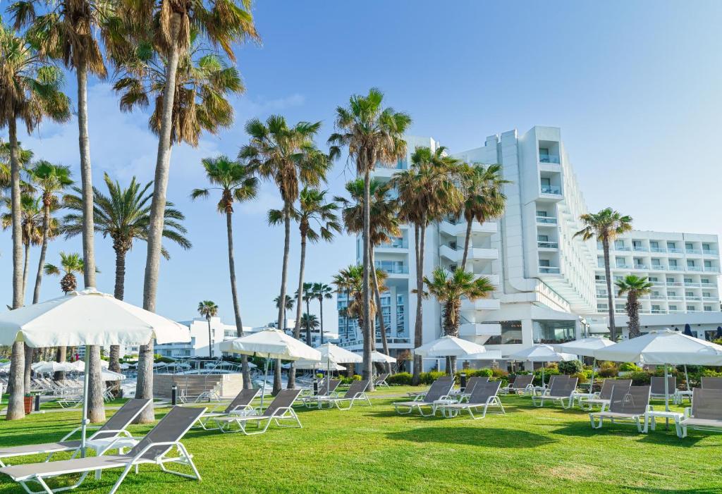 Leonardo Plaza Cypria Maris Beach Hotel & Spa in Paphos