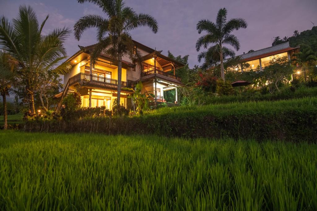 Lesong Hotel and Restaurant in Bali