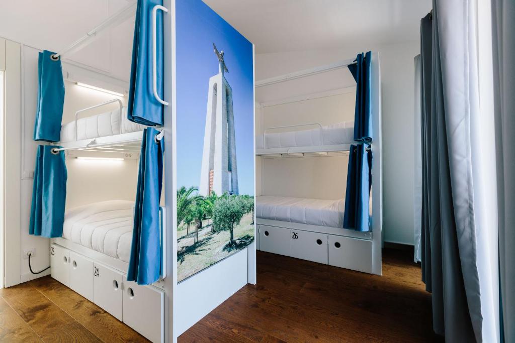 Lisbon South Hostel in Almada
