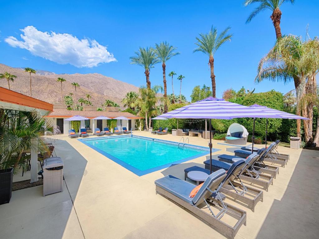 Little Paradise Hotel in Palm Springs