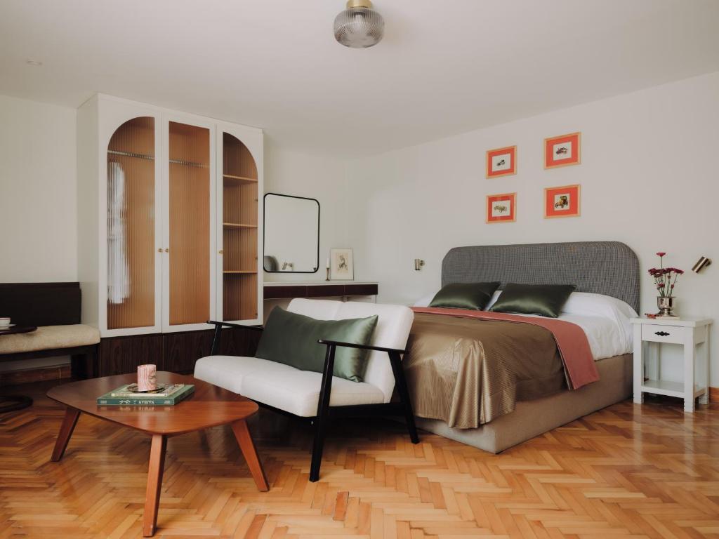 Longchamps l Zamalek l Boutique Hotel with Breakfast in Cairo
