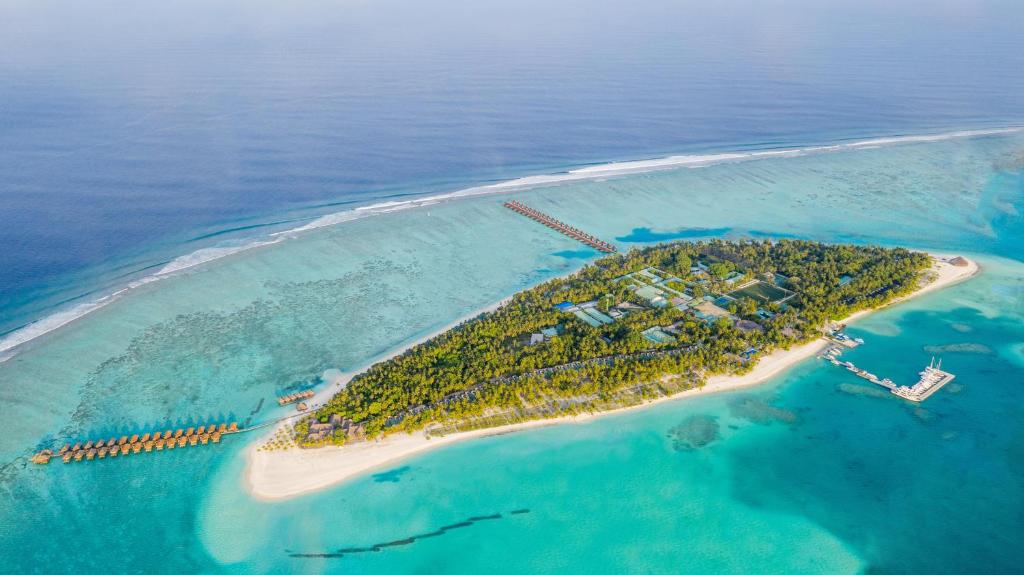 Meeru Maldives Resort Island in North Malé Atoll