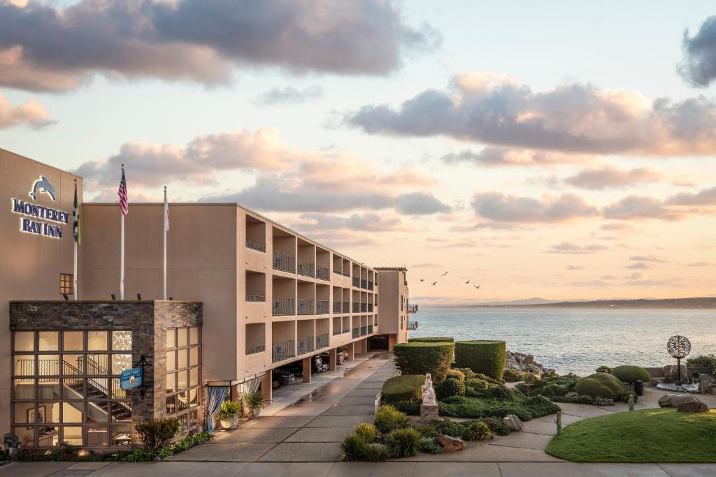 Monterey Bay Inn in Monterey
