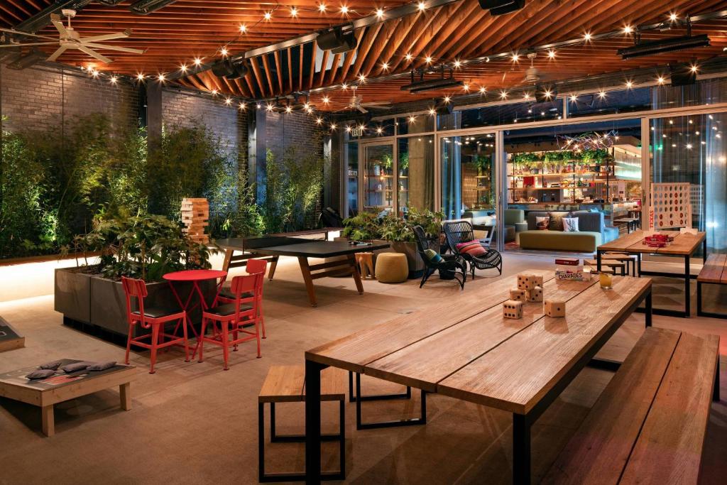 Moxy Austin - University in Austin