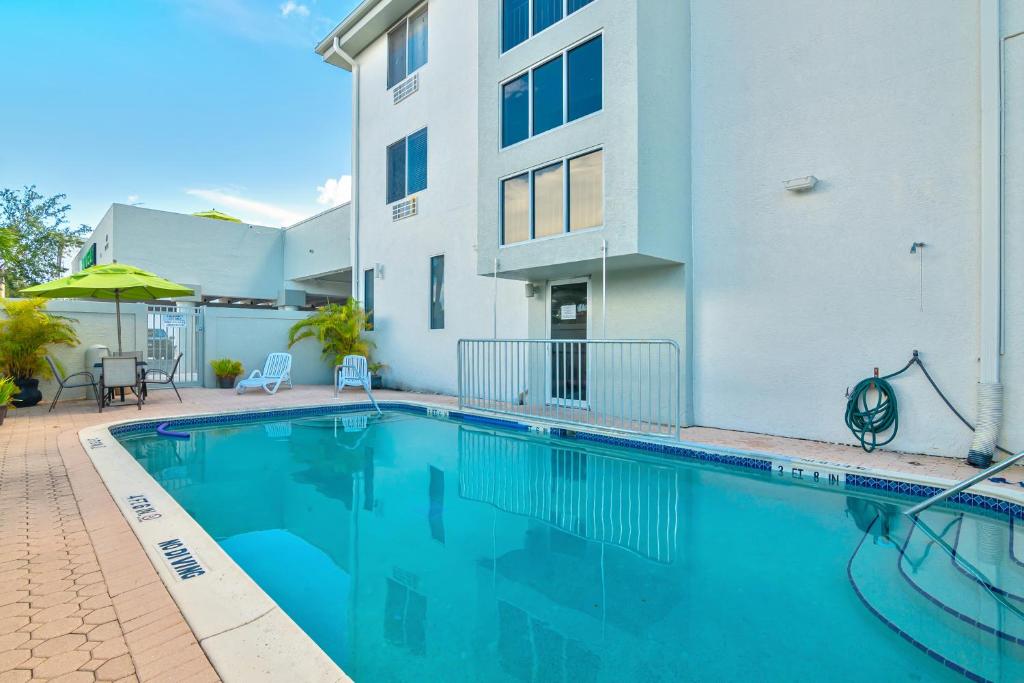 Naples Park Central Hotel in Naples