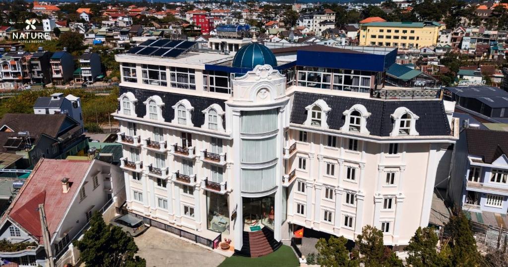 Nature Hotel - Pham Hong Thai in Da Lat