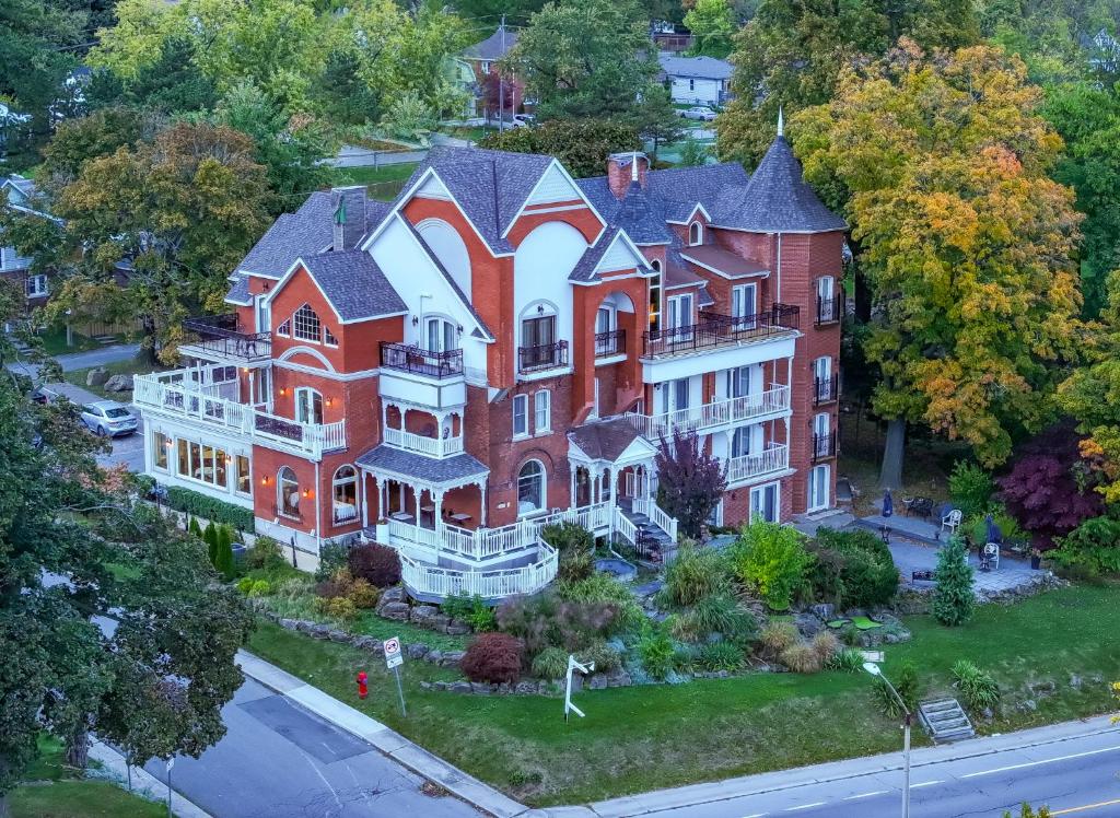 Niagara Grandview Boutique Hotel in Niagara Falls