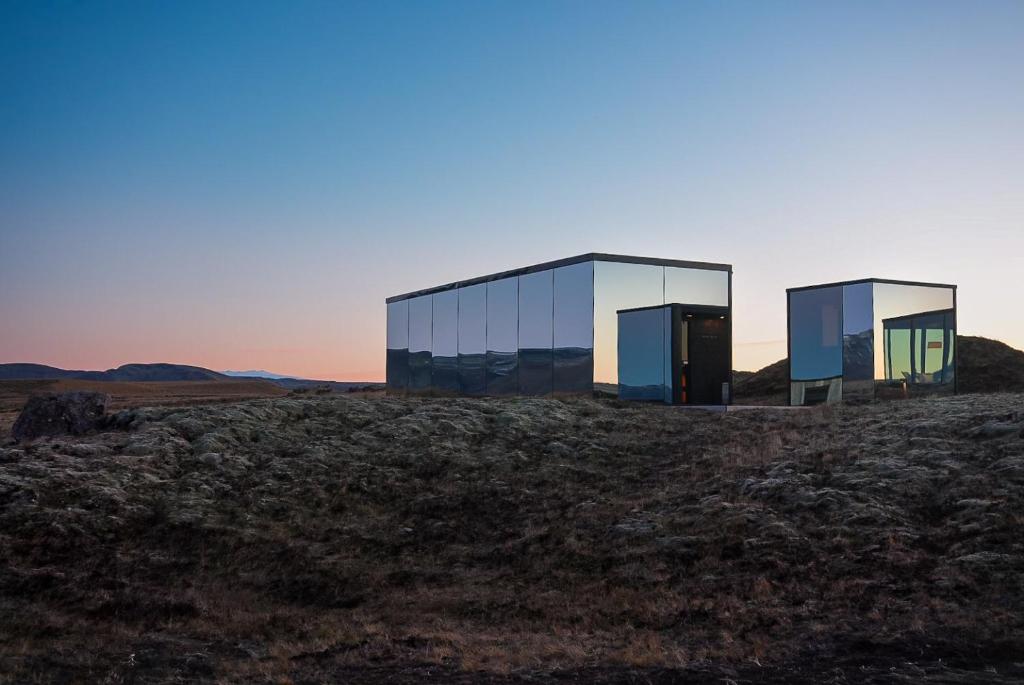 ÖÖD Hekla Horizon - Mirror Houses in Hella