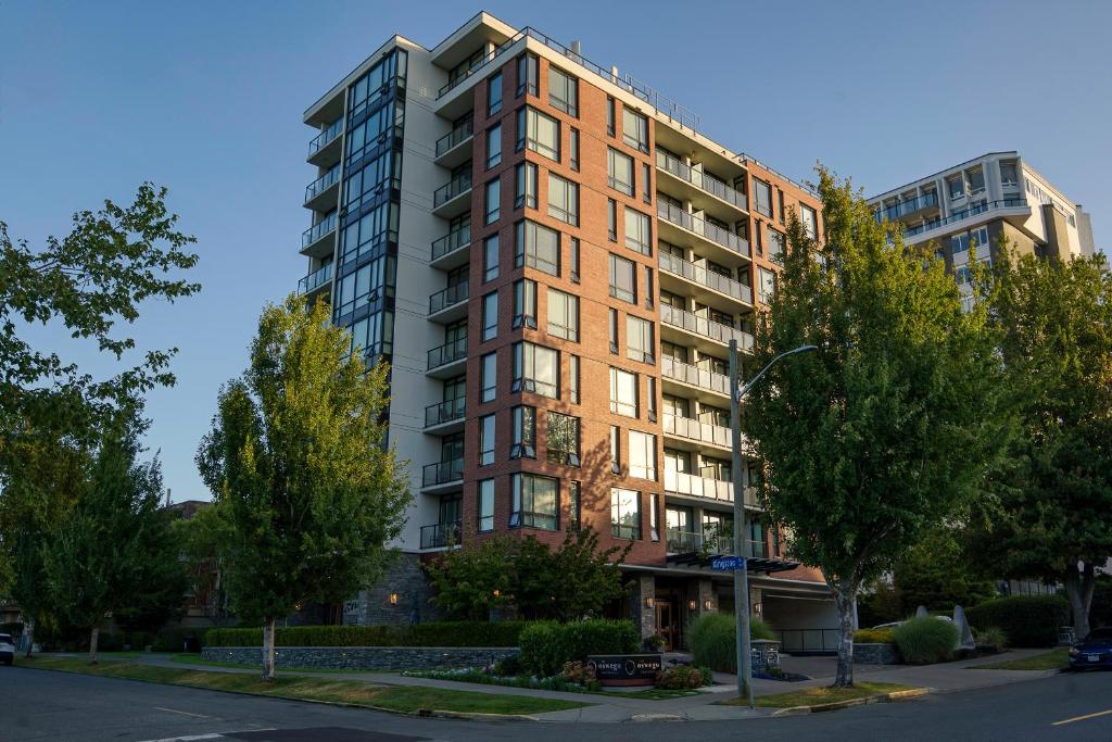 Oswego Hotel in Victoria