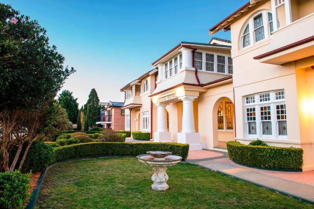 Palais Royale in Blue Mountains