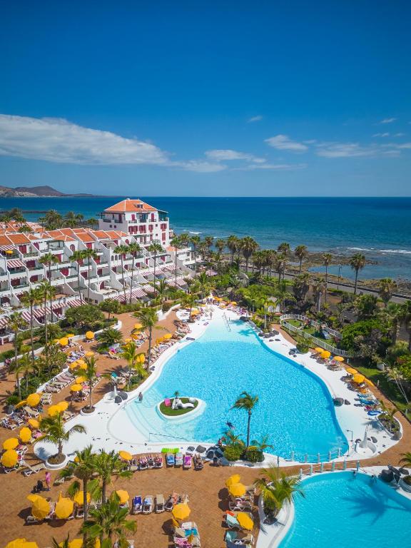 Parque Santiago IV Official in Playa de las Américas