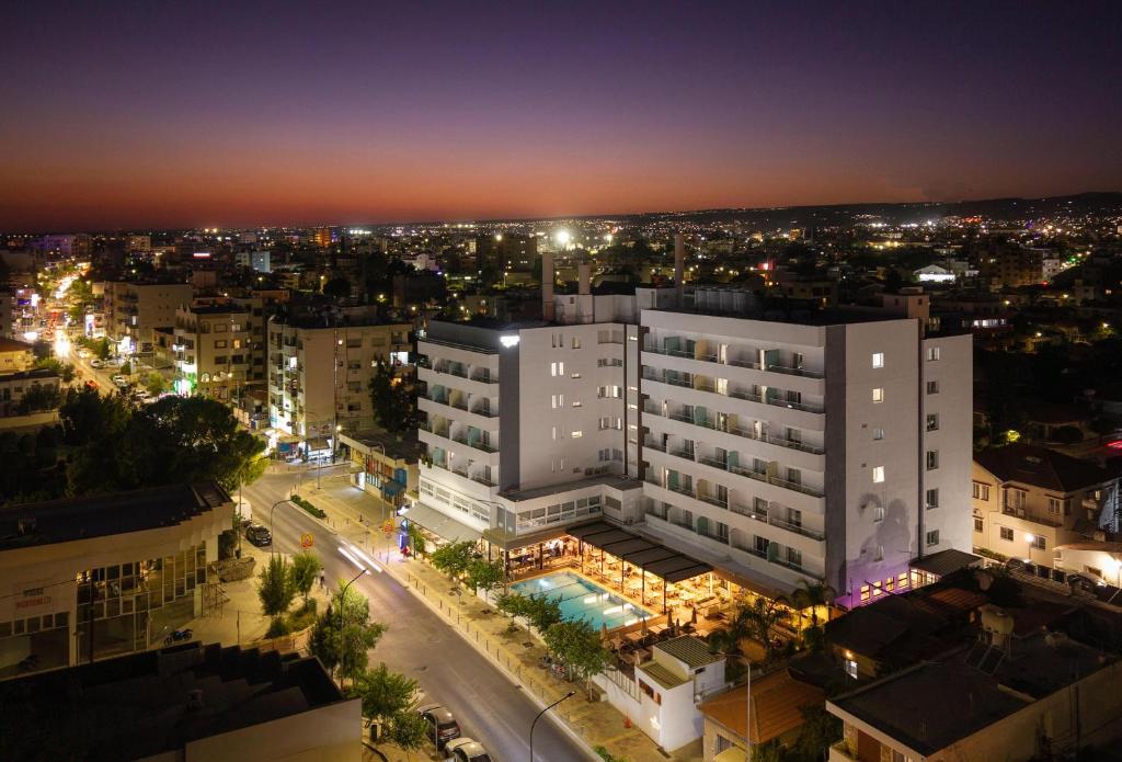 Pefkos City Hotel in Limassol