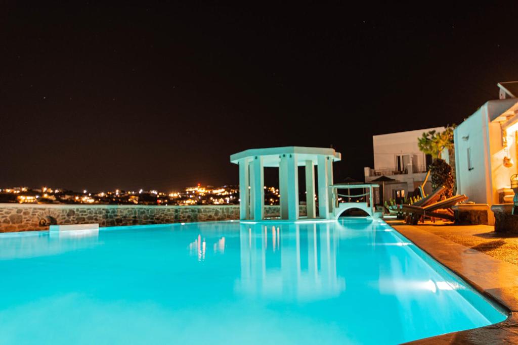 Peristeronas Village in Mykonos