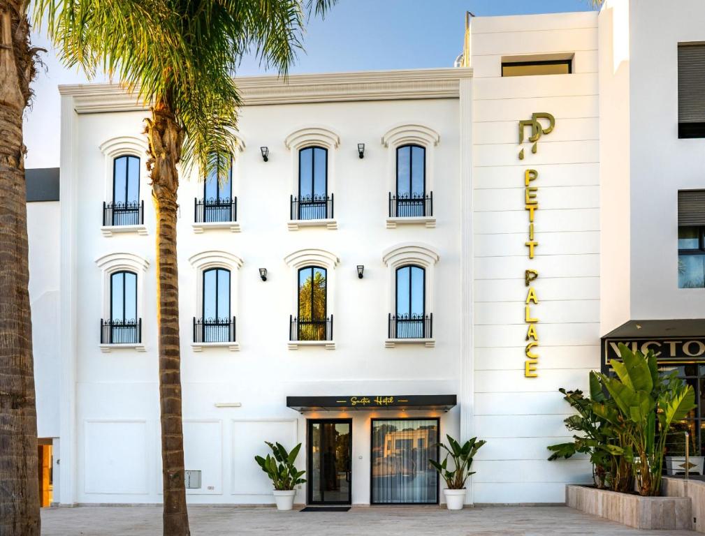 Petit Palace Suites Hotel in Agadir